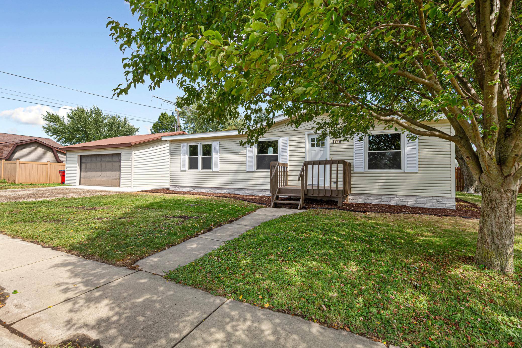 104 Central AVE S, Dodge Center, MN 55927