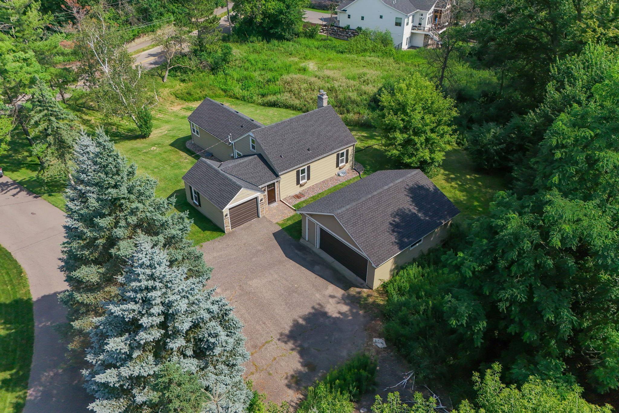 1922 Oakland RD, Minnetonka, MN 55305