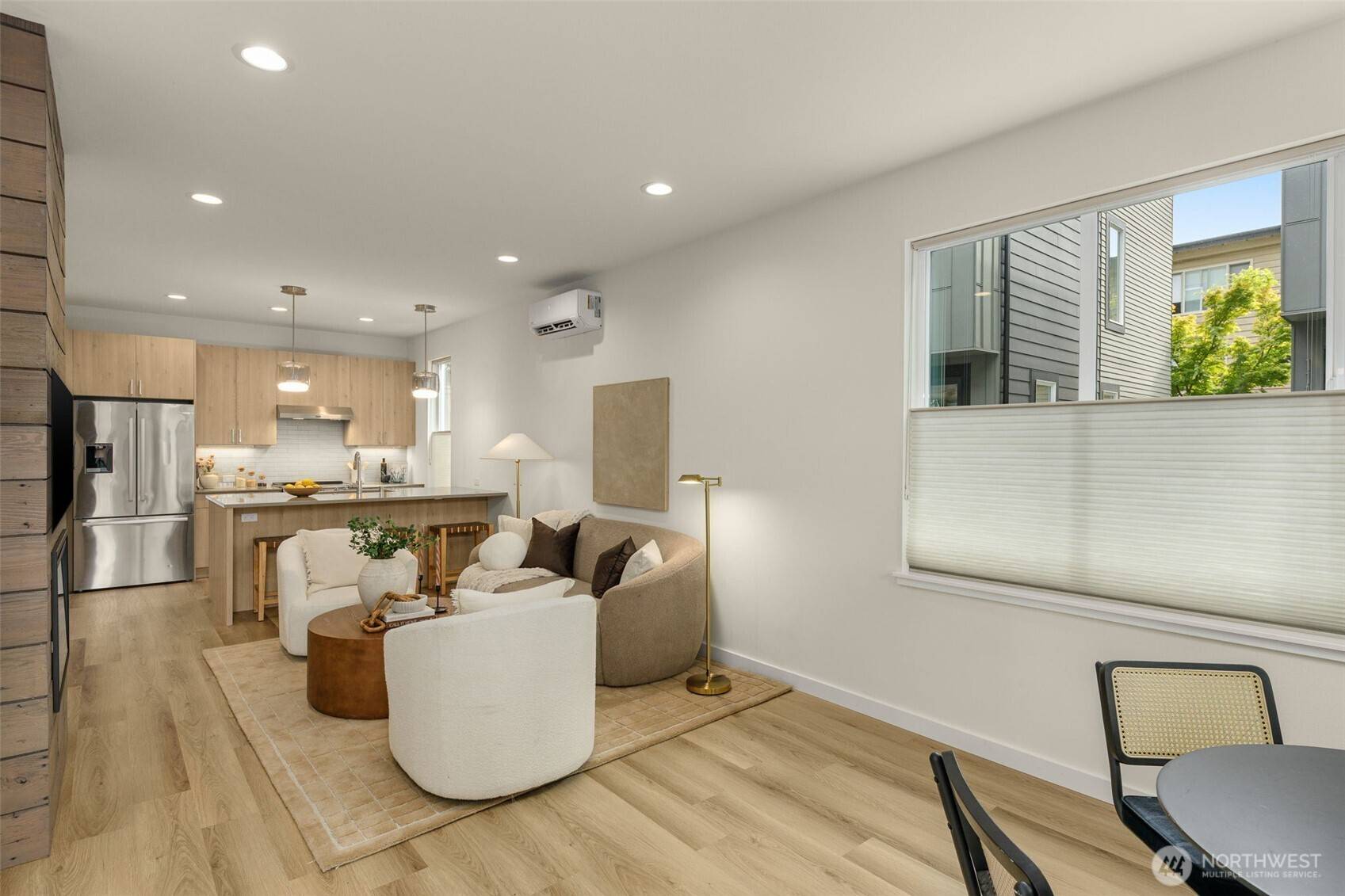 115 B N 105th ST, Seattle, WA 98133