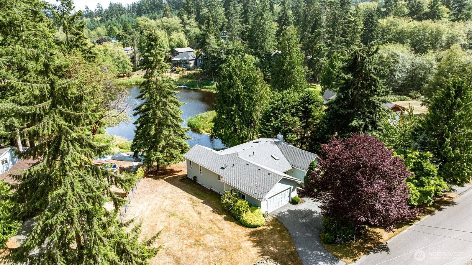 1081 Honeymoon Lake DR, Greenbank, WA 98253