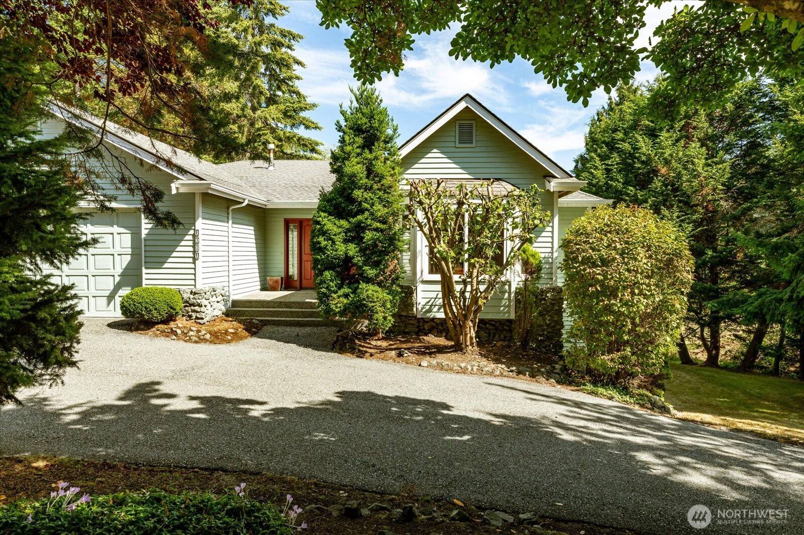 1081 Honeymoon Lake DR, Greenbank, WA 98253