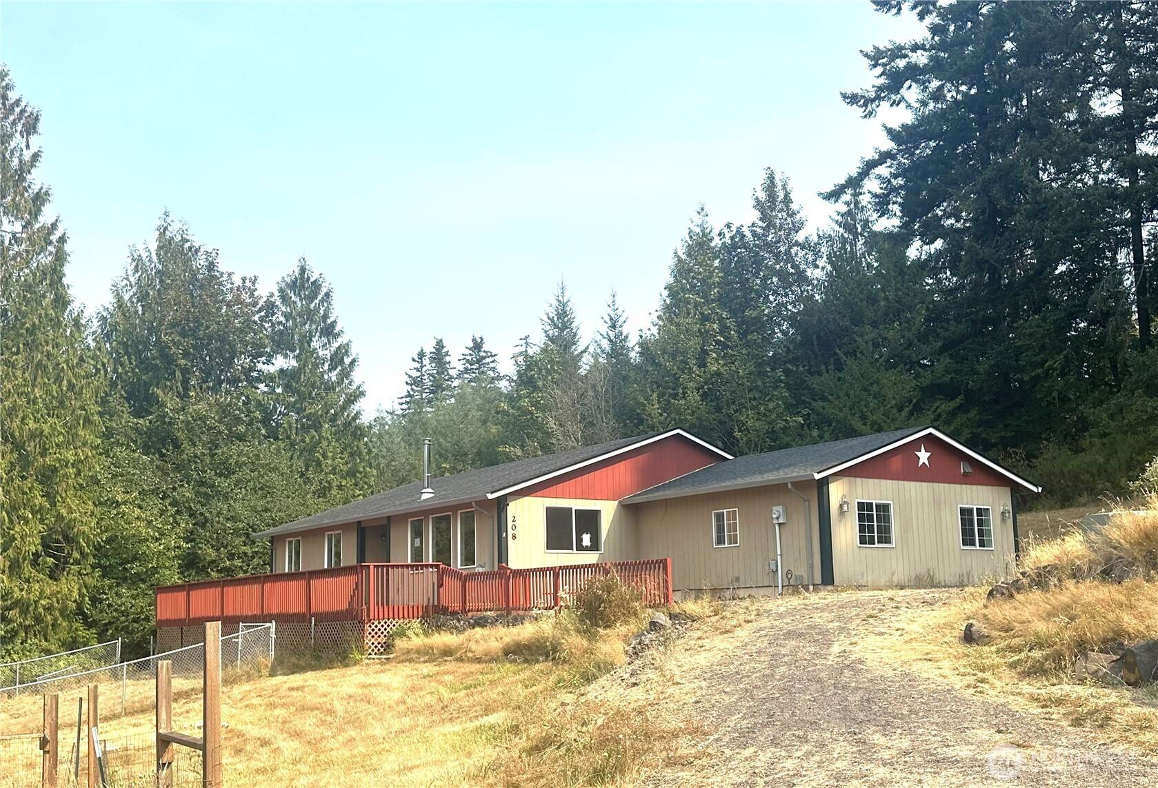 208 Vogel RD, Castle Rock, WA 98611