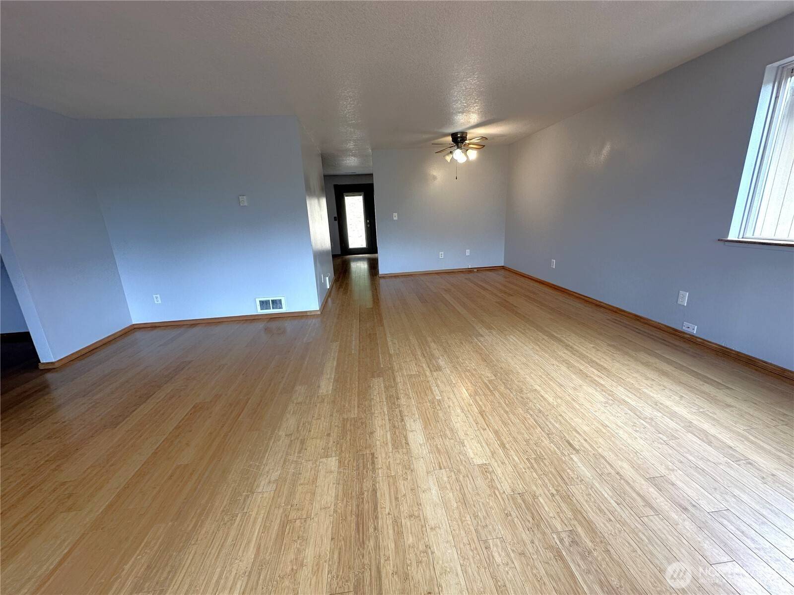 208 Vogel RD, Castle Rock, WA 98611