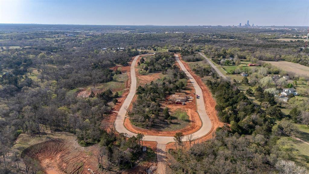 8450 Wilshire Park DR, Oklahoma City, OK 73131