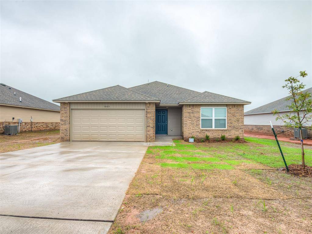 1009 S Colt LN, Mustang, OK 73064