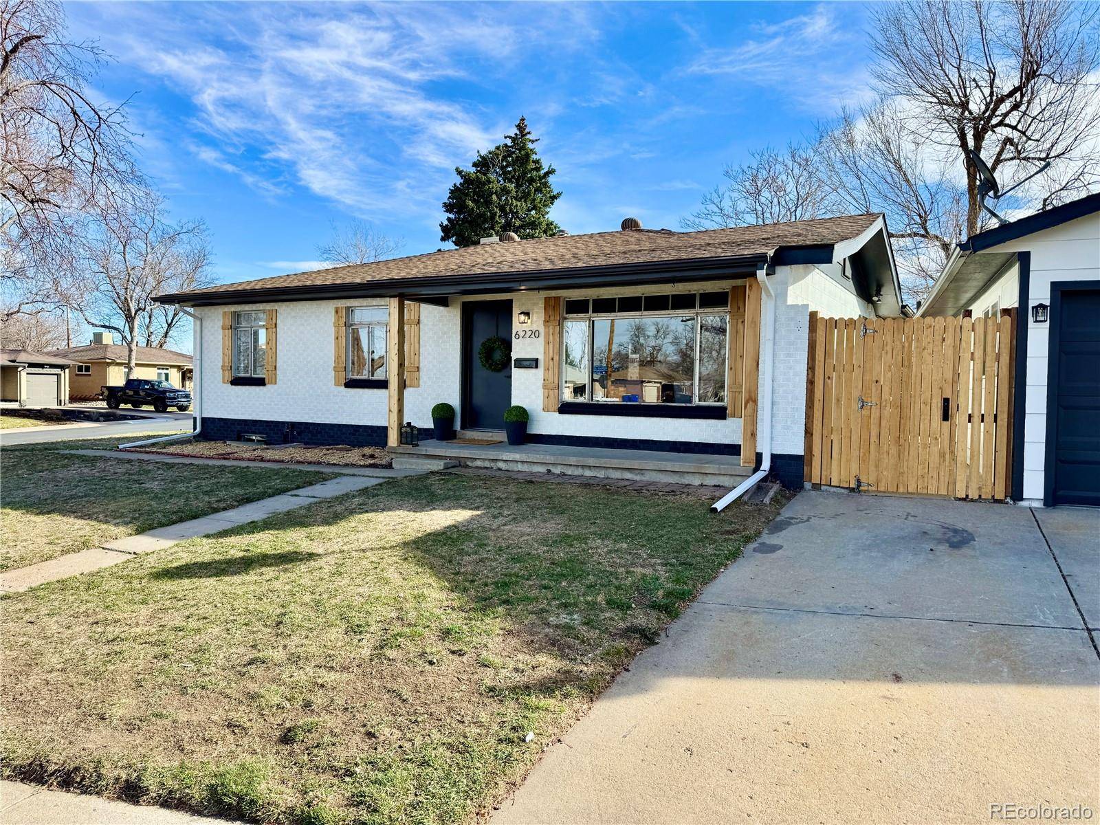 6220 W Arkansas AVE, Lakewood, CO 80232