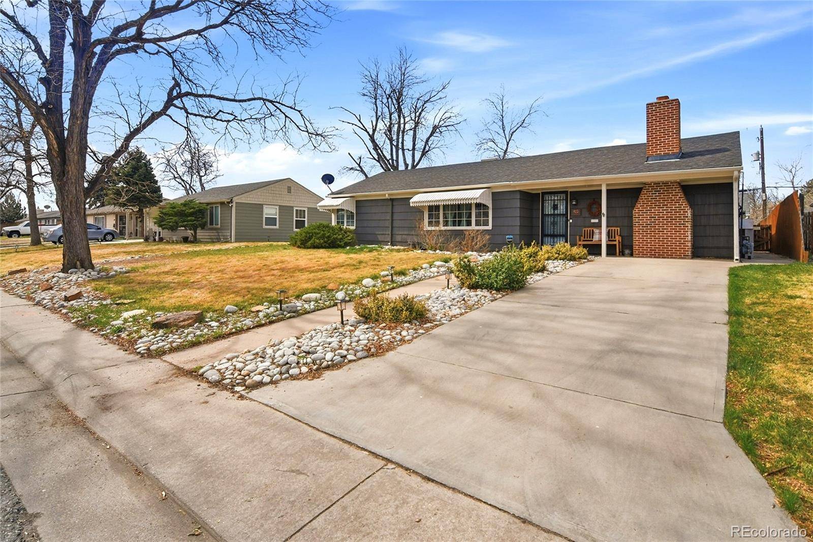 923 Geneva ST, Aurora, CO 80010