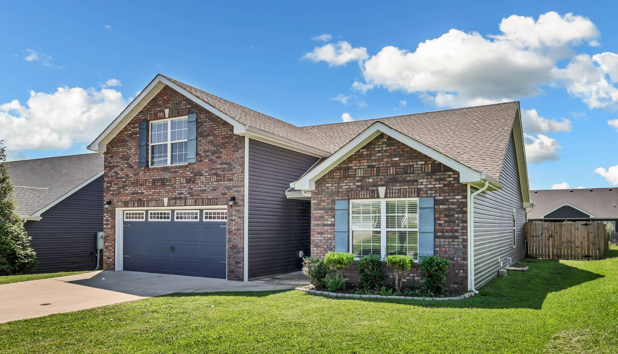 1044 Charles Thomas Dr, Clarksville, TN 37042