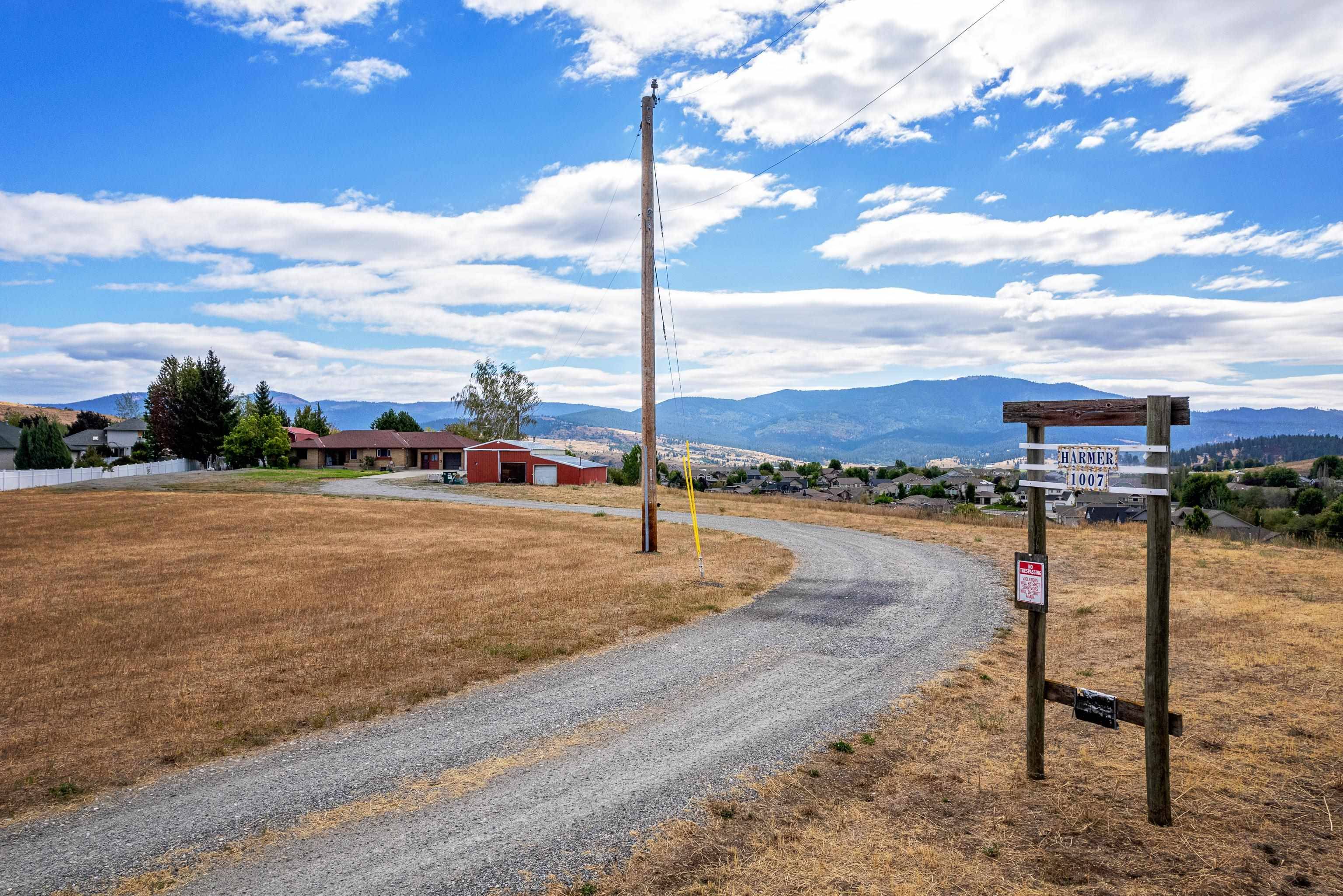 1007 S Barker Rd, Greenacres, WA 99016