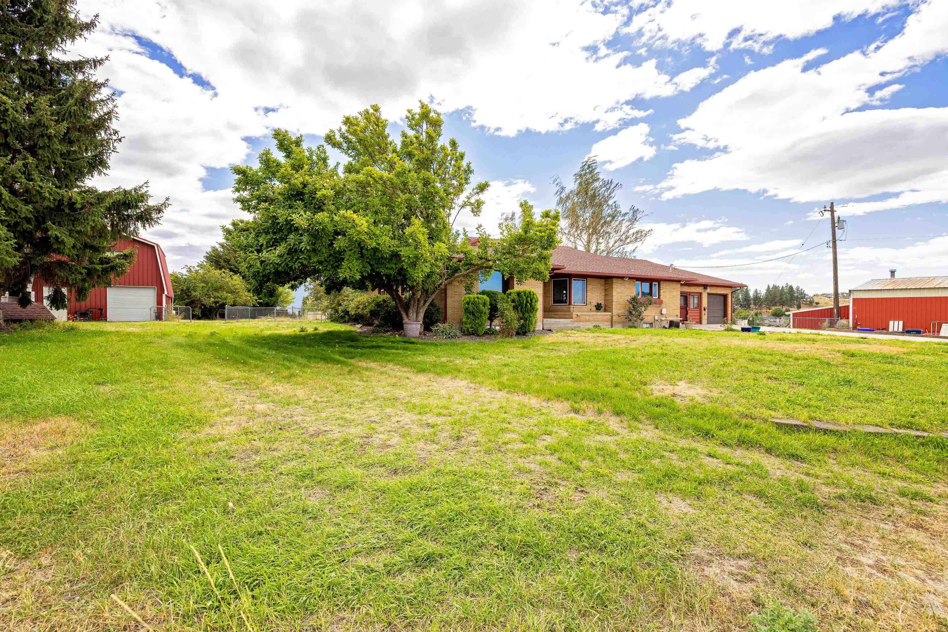 1007 S Barker Rd, Greenacres, WA 99016