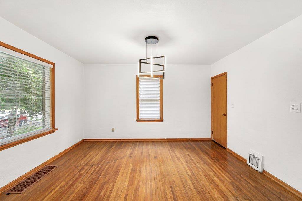 1724 W Cleveland Ave, Spokane, WA 99205