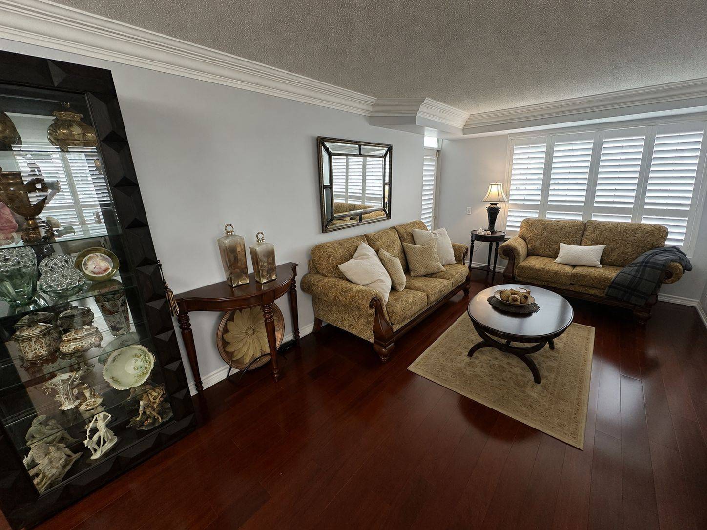 35 Kingsbridge Garden CIR W #711, Mississauga, ON L5R 3Z5