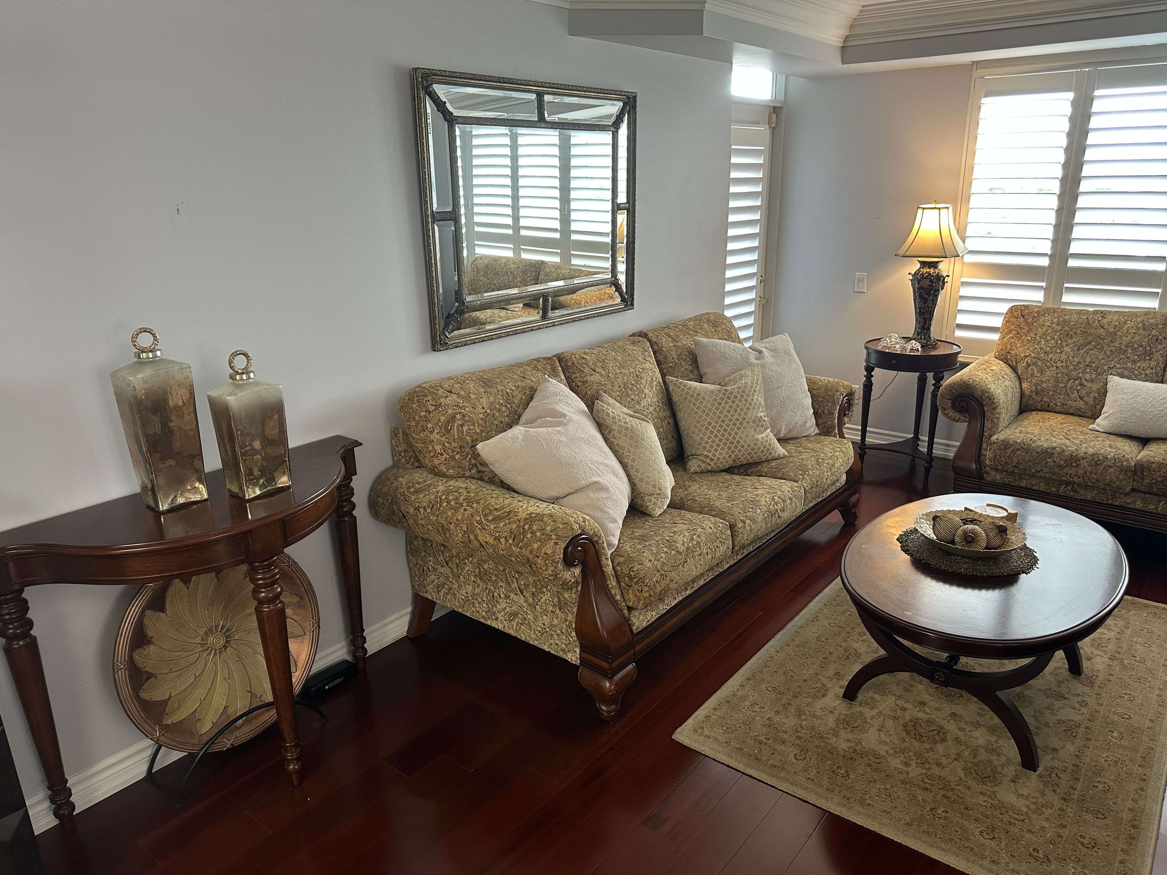 35 Kingsbridge Garden CIR W #711, Mississauga, ON L5R 3Z5