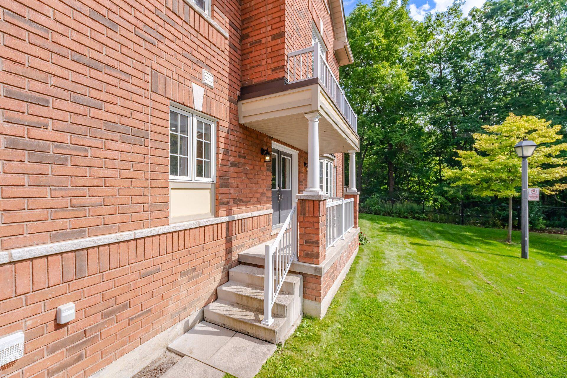 7360 Zinnia PL #124, Mississauga, ON L5W 2A5