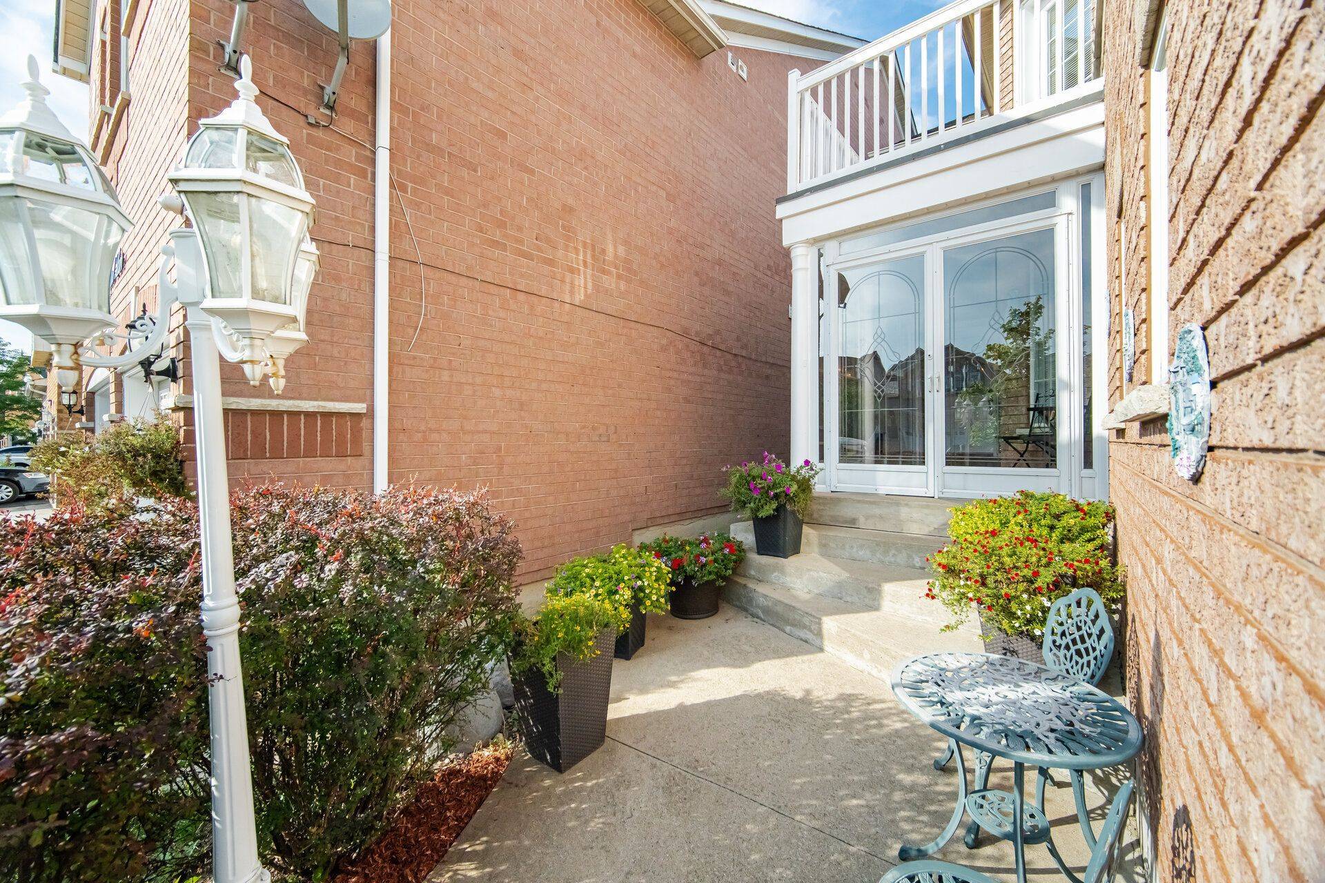 39 LEGEND LN, Brampton, ON L6X 5B6