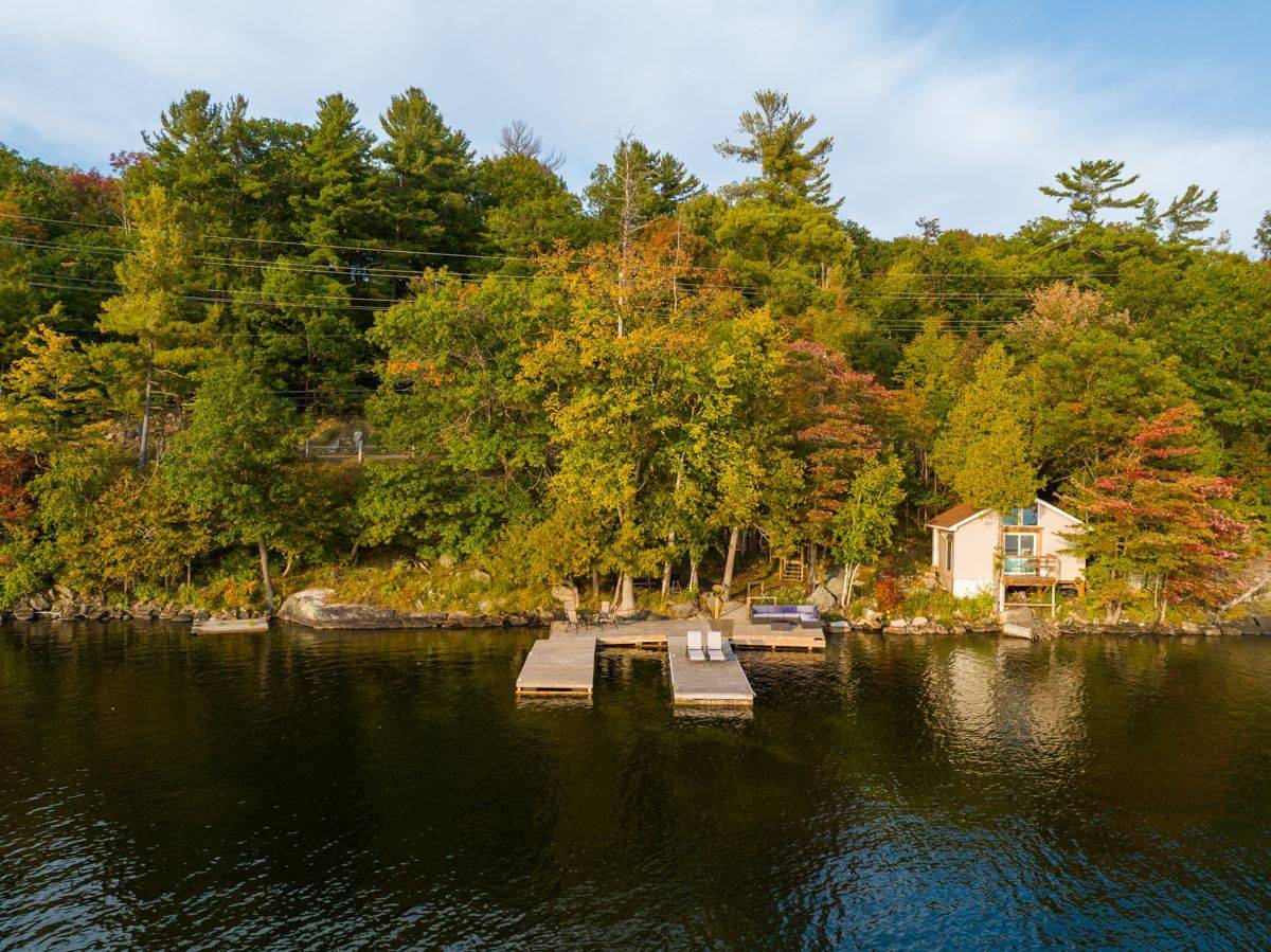 1356 & 1357 Peninsula RD, Muskoka Lakes, ON P0B 1J0