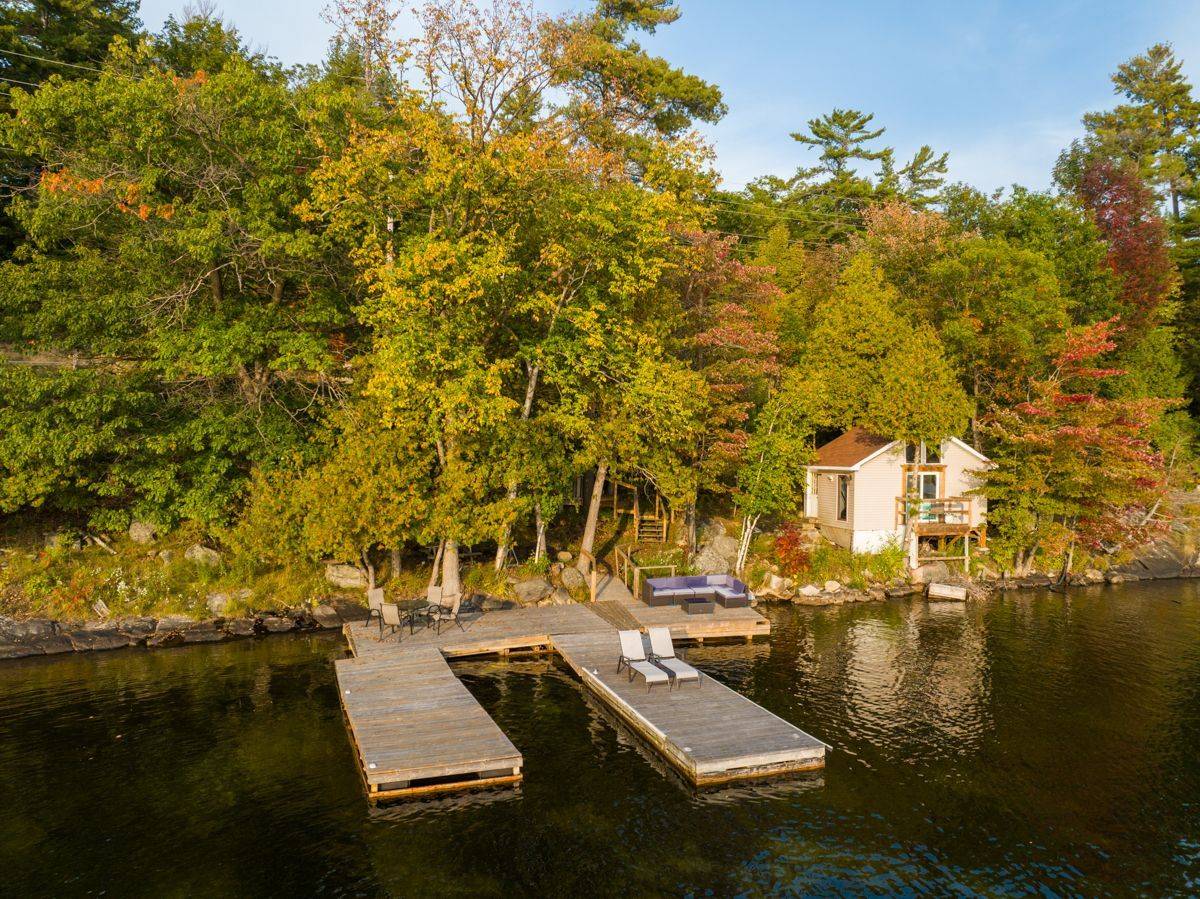 1356 & 1357 Peninsula RD, Muskoka Lakes, ON P0B 1J0