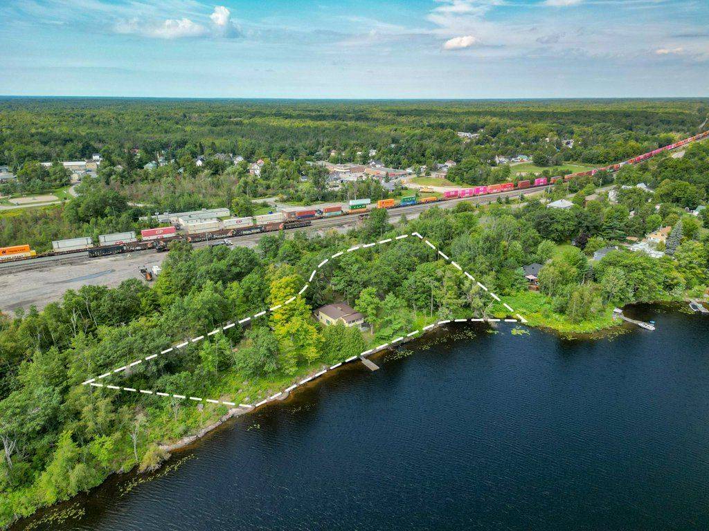 29 Kilty Bay RD, Georgian Bay, ON P0C 1H0