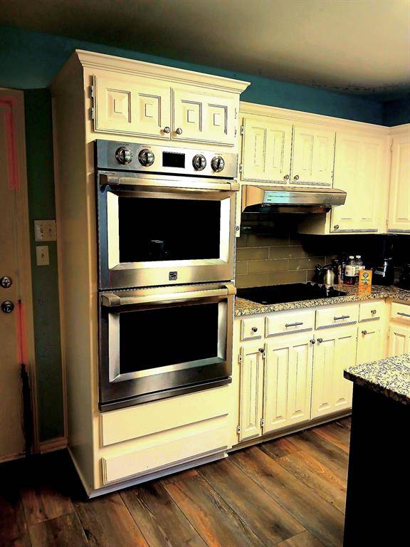 357 Kellys Circle, Runaway Bay, TX 76426