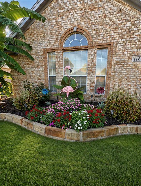 118 Golfers Way, Azle, TX 76020