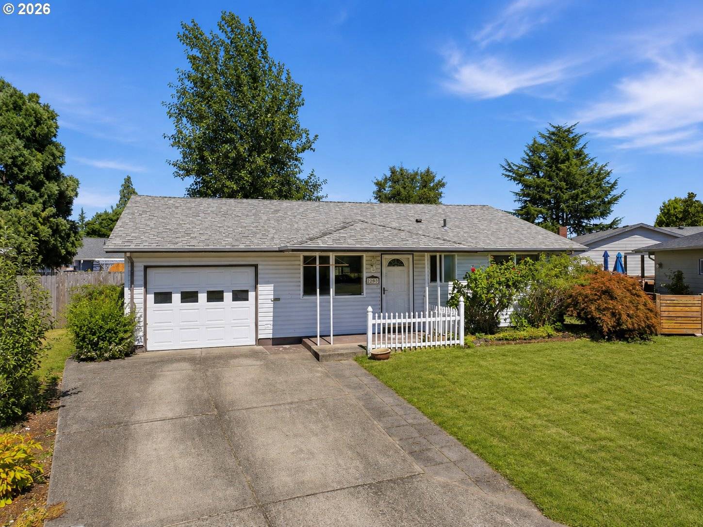 2293 COUNTRY CLUB TER, Woodburn, OR 97071