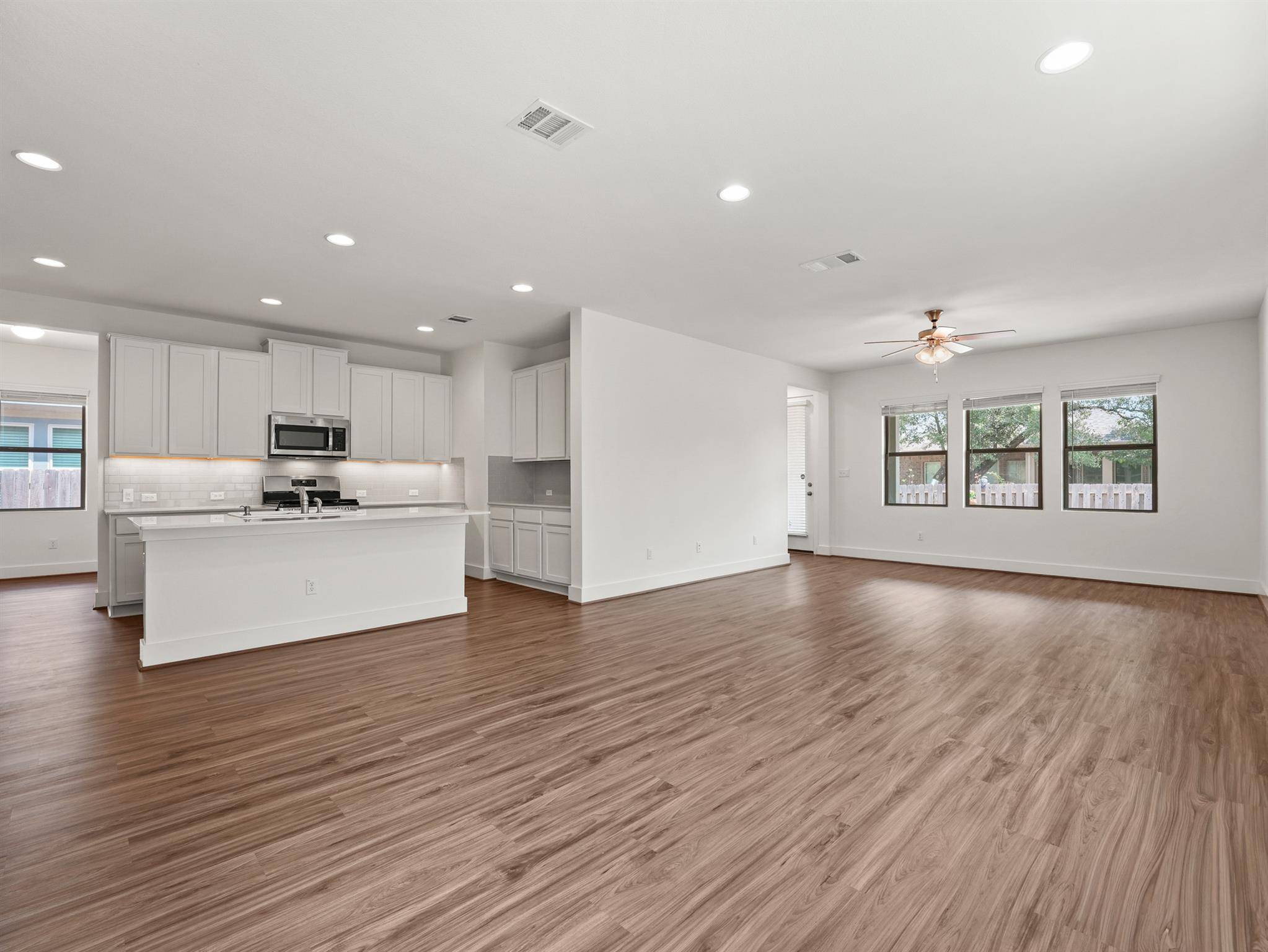 604 Golden Glory RD, Leander, TX 78641
