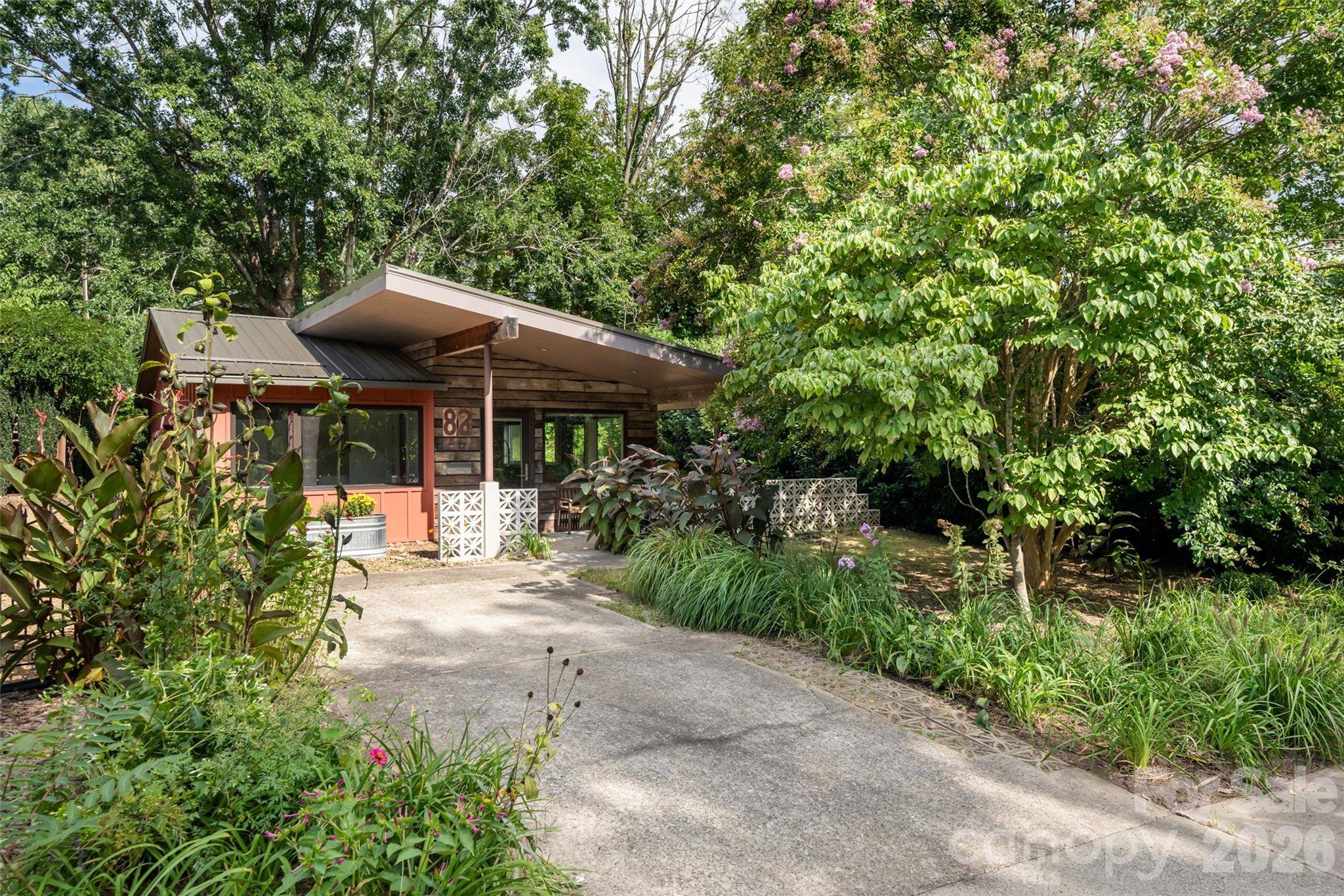 82 Mount Clare AVE, Asheville, NC 28801