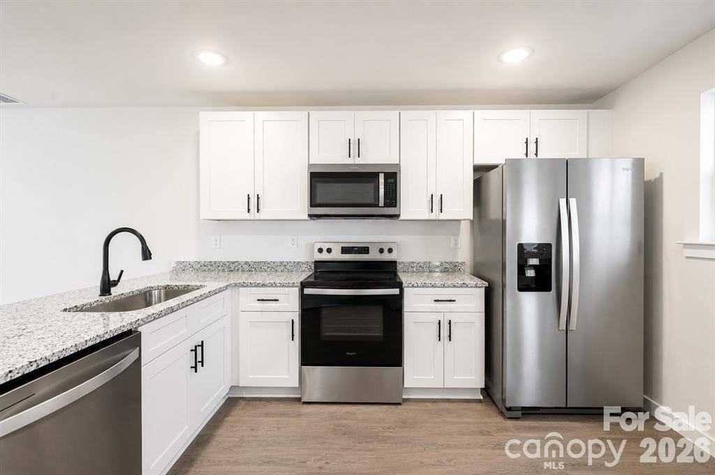 239-241 6th Avenue DR SW #1, Conover, NC 28613