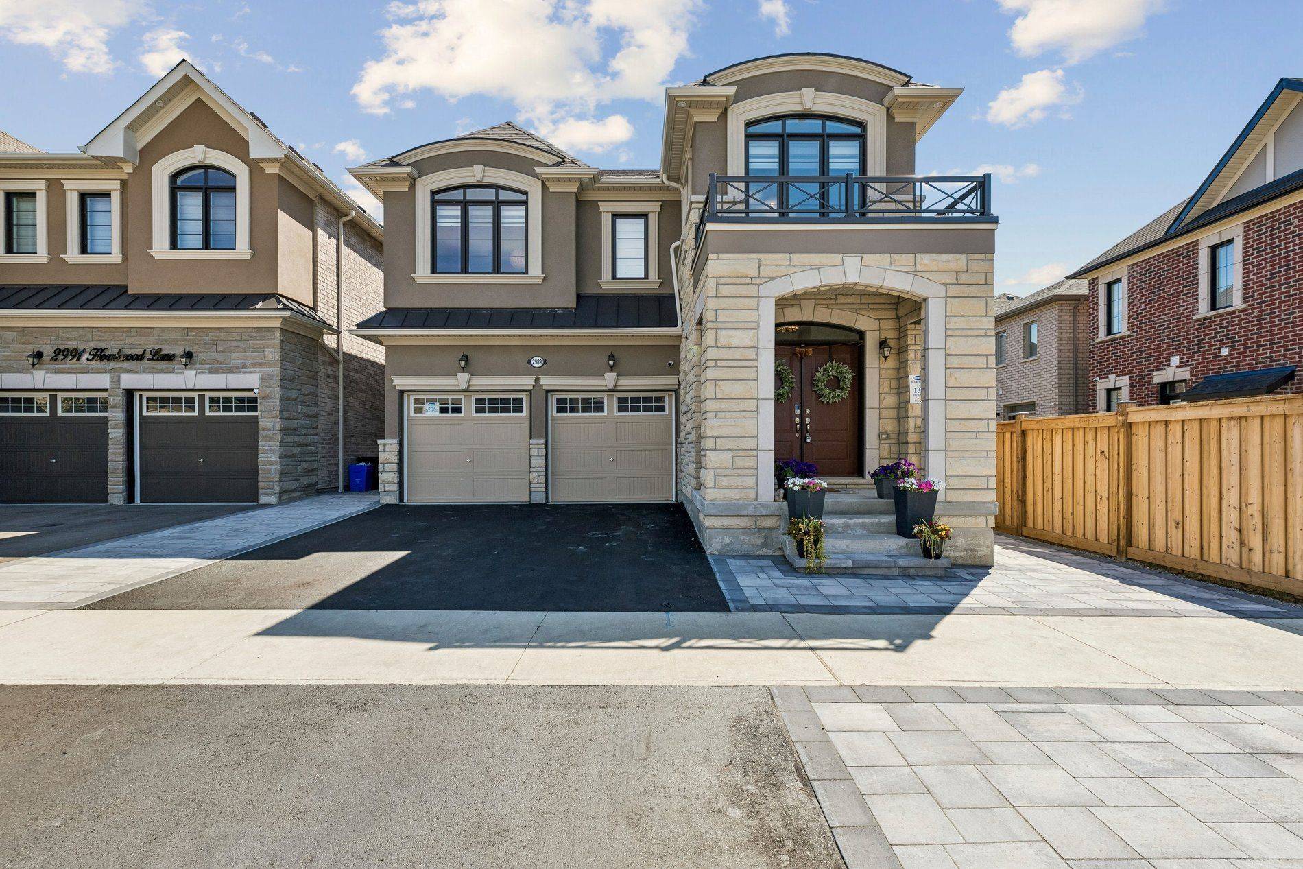 2989 Heartwood LN, Pickering, ON L1X 0P1