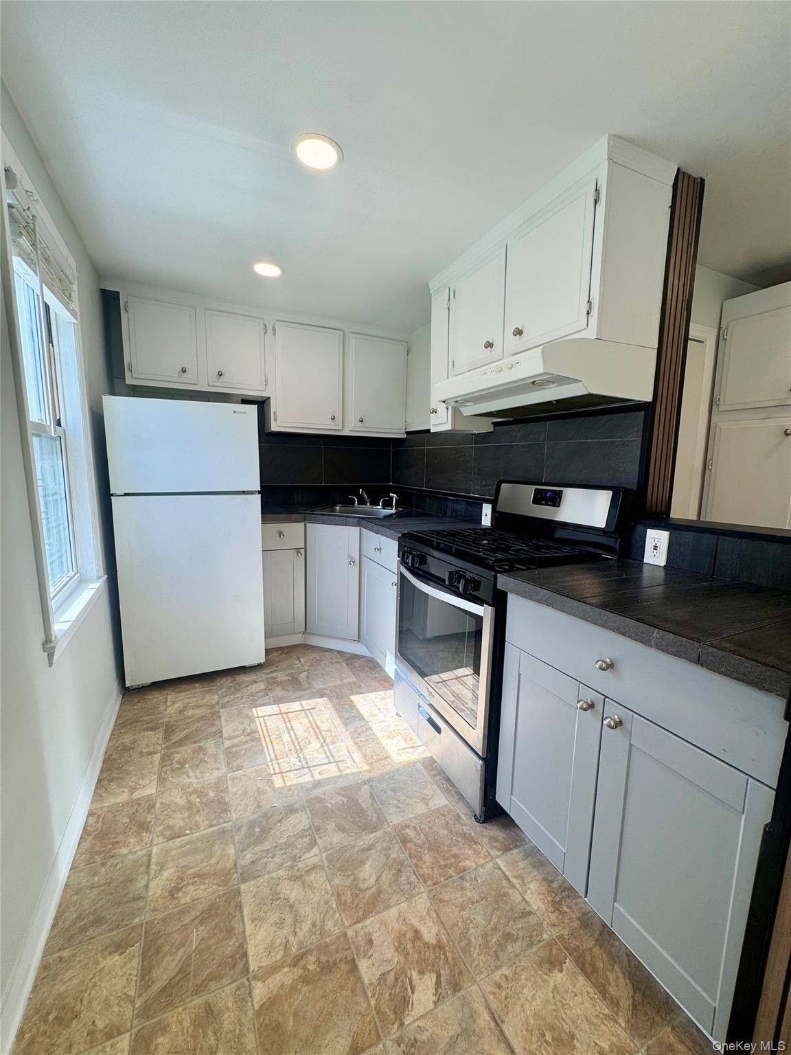 249 N Macquesten Pkwy #Floor #2, Mount Vernon, NY 10550