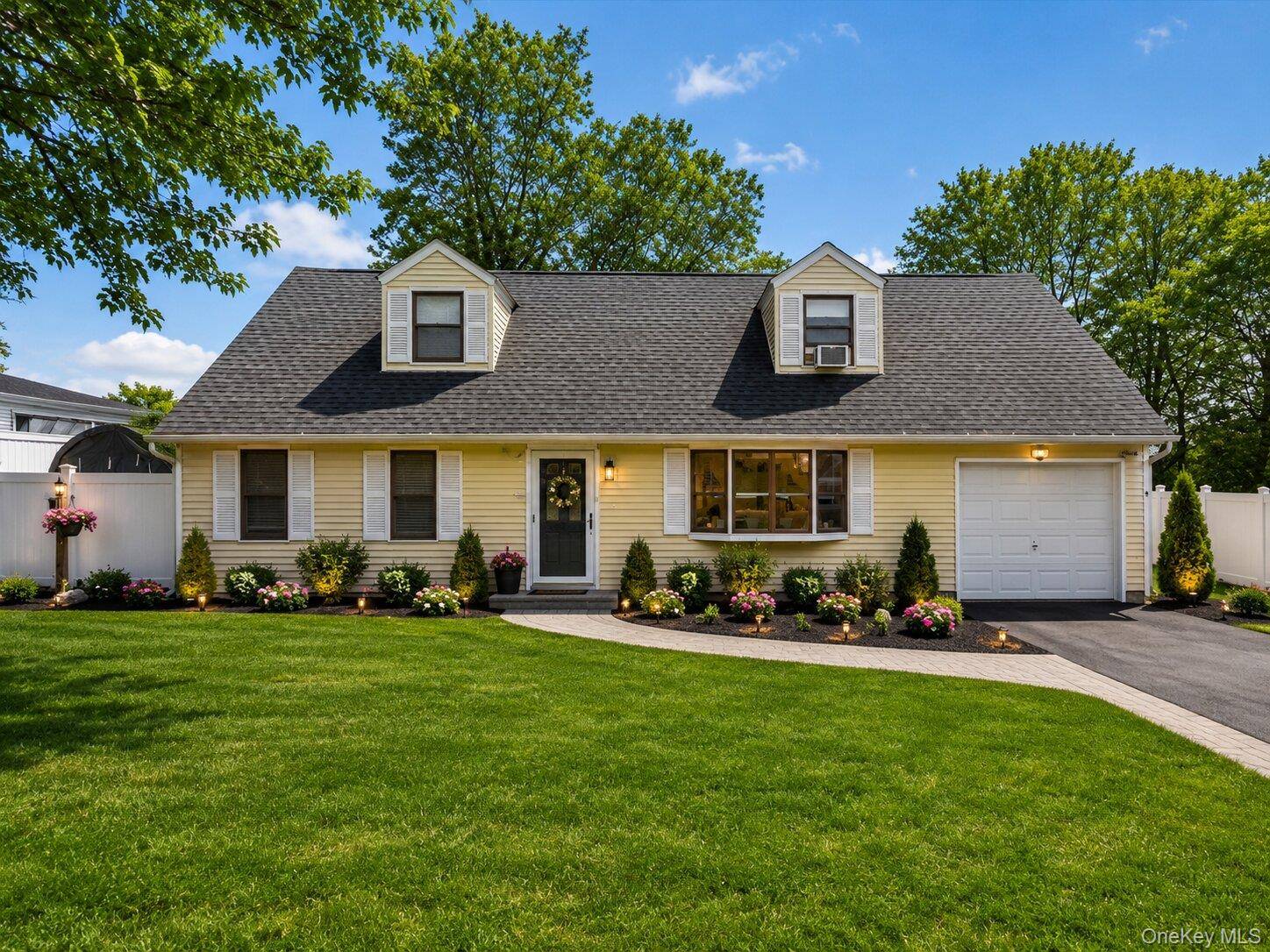 112 Rosemont AVE, Farmingville, NY 11738