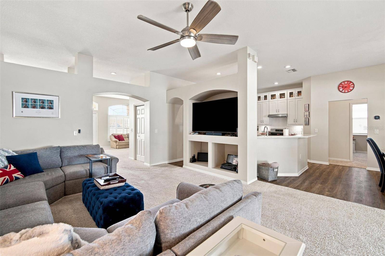 2020 ALAFIA OAKS DR, Valrico, FL 33596