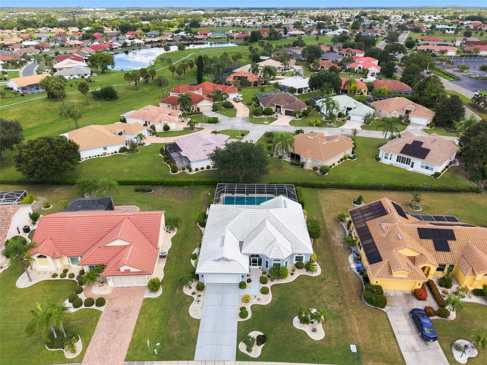 2252 NEW BEDFORD DR, Sun City Center, FL 33573