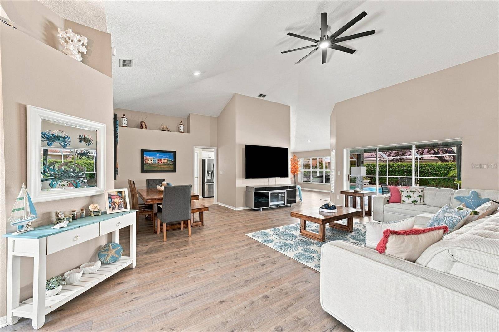 2252 NEW BEDFORD DR, Sun City Center, FL 33573