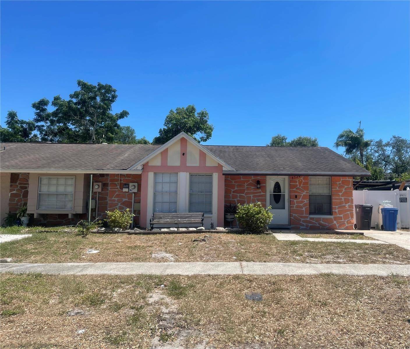 8524 CATALINA DR, Tampa, FL 33615