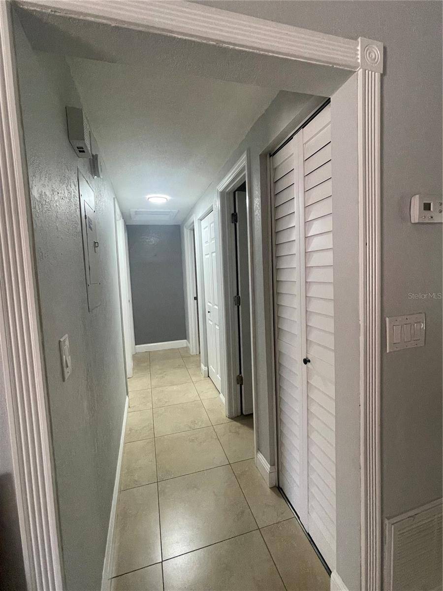 8524 CATALINA DR, Tampa, FL 33615