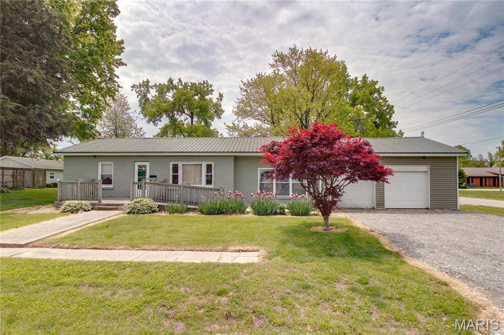 1010 Walnut ST, Greenfield, IL 62044