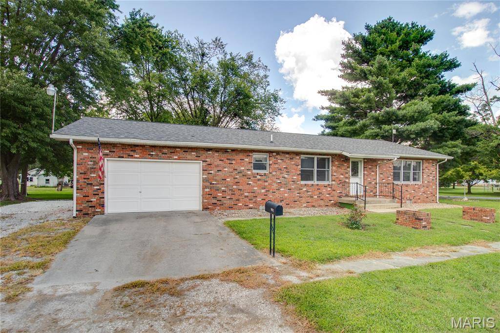 901 Mulberry ST, Greenfield, IL 62044