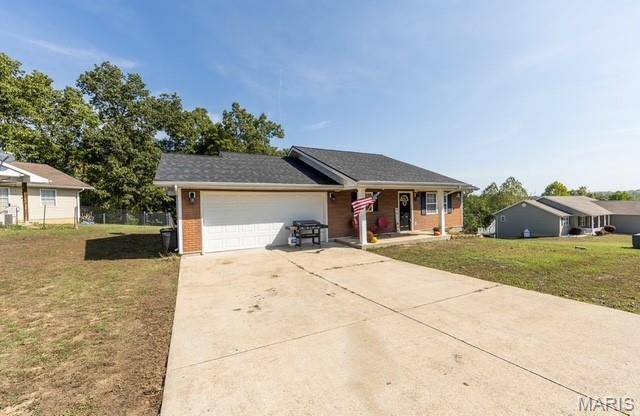 412 Fleetwood DR, Waynesville, MO 65583