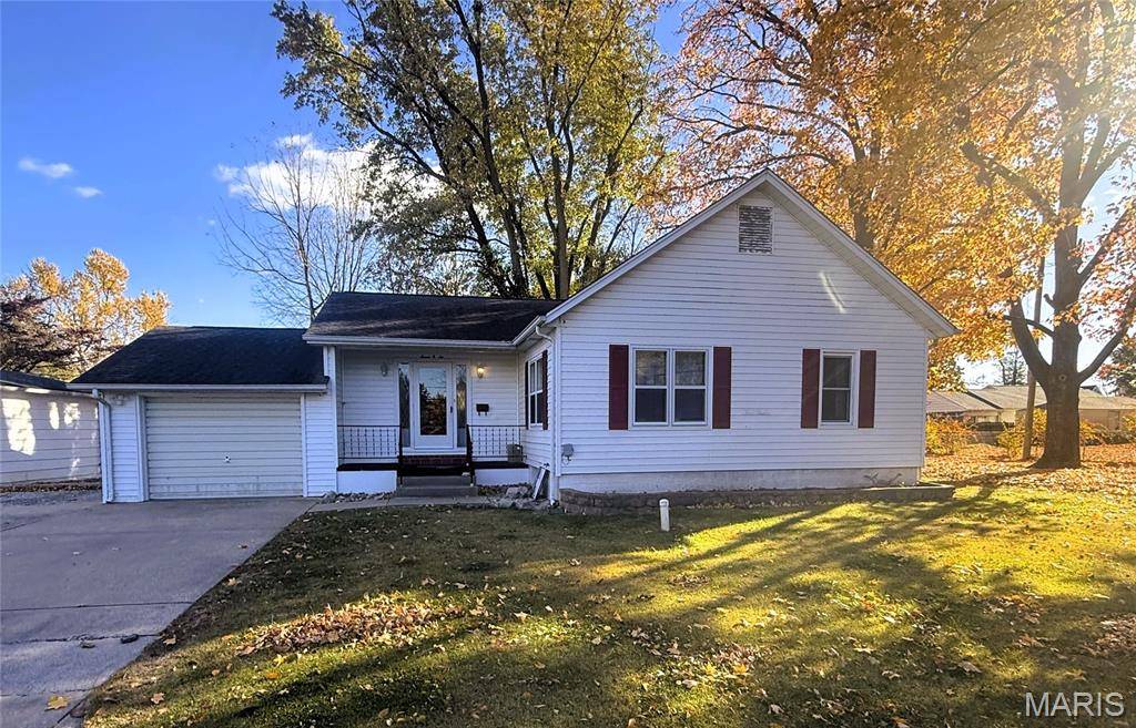 706 Ellis ST, Elsberry, MO 63343