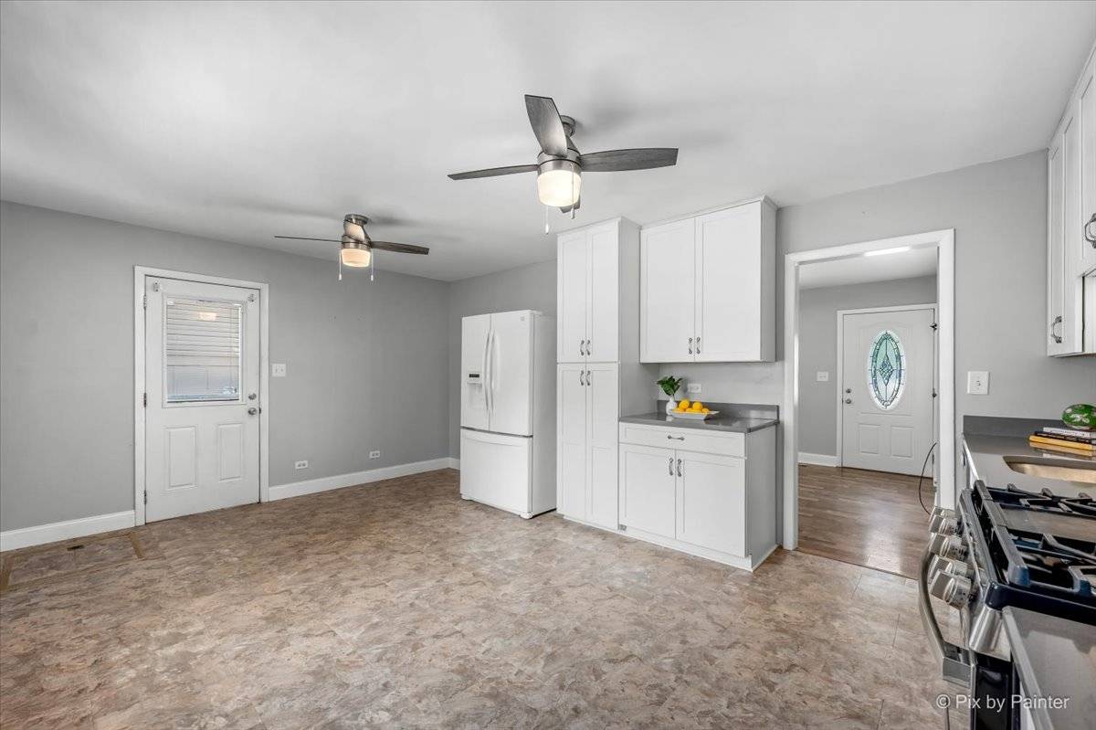 303 Mark AVE, Glendale Heights, IL 60139