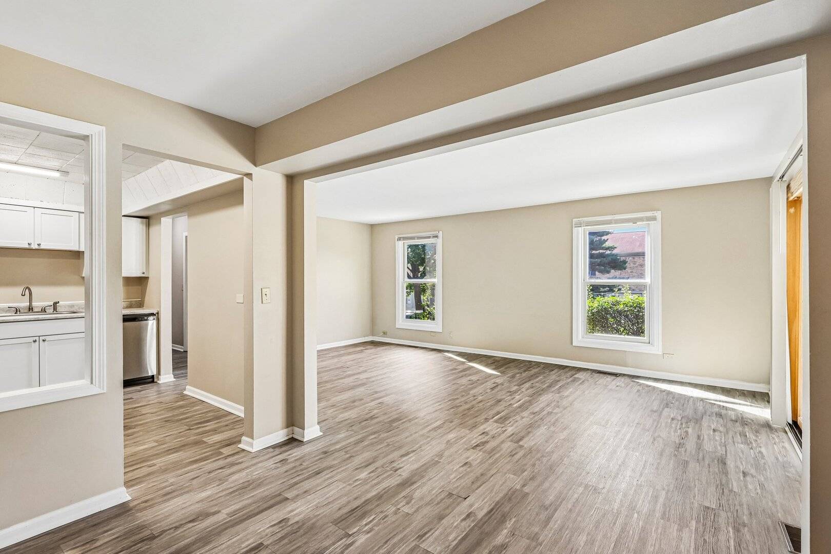 1760 BRISTOL WALK WALK #B, Hoffman Estates, IL 60169