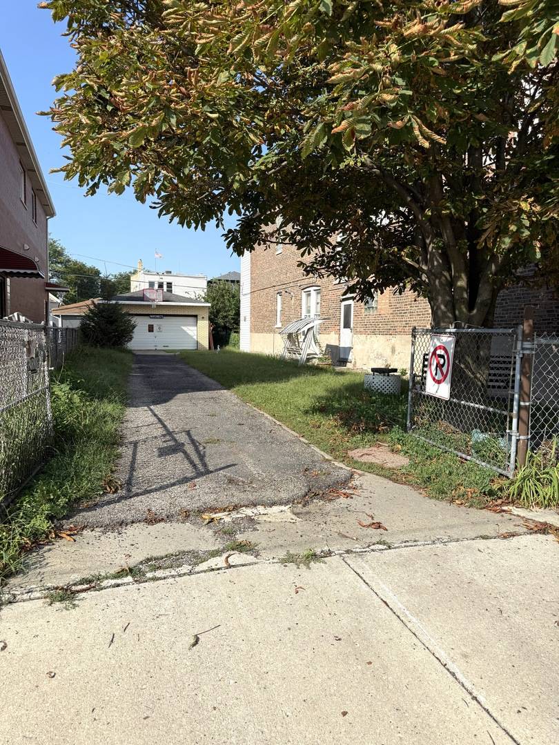 2842-46 S Quinn ST, Chicago, IL 60608