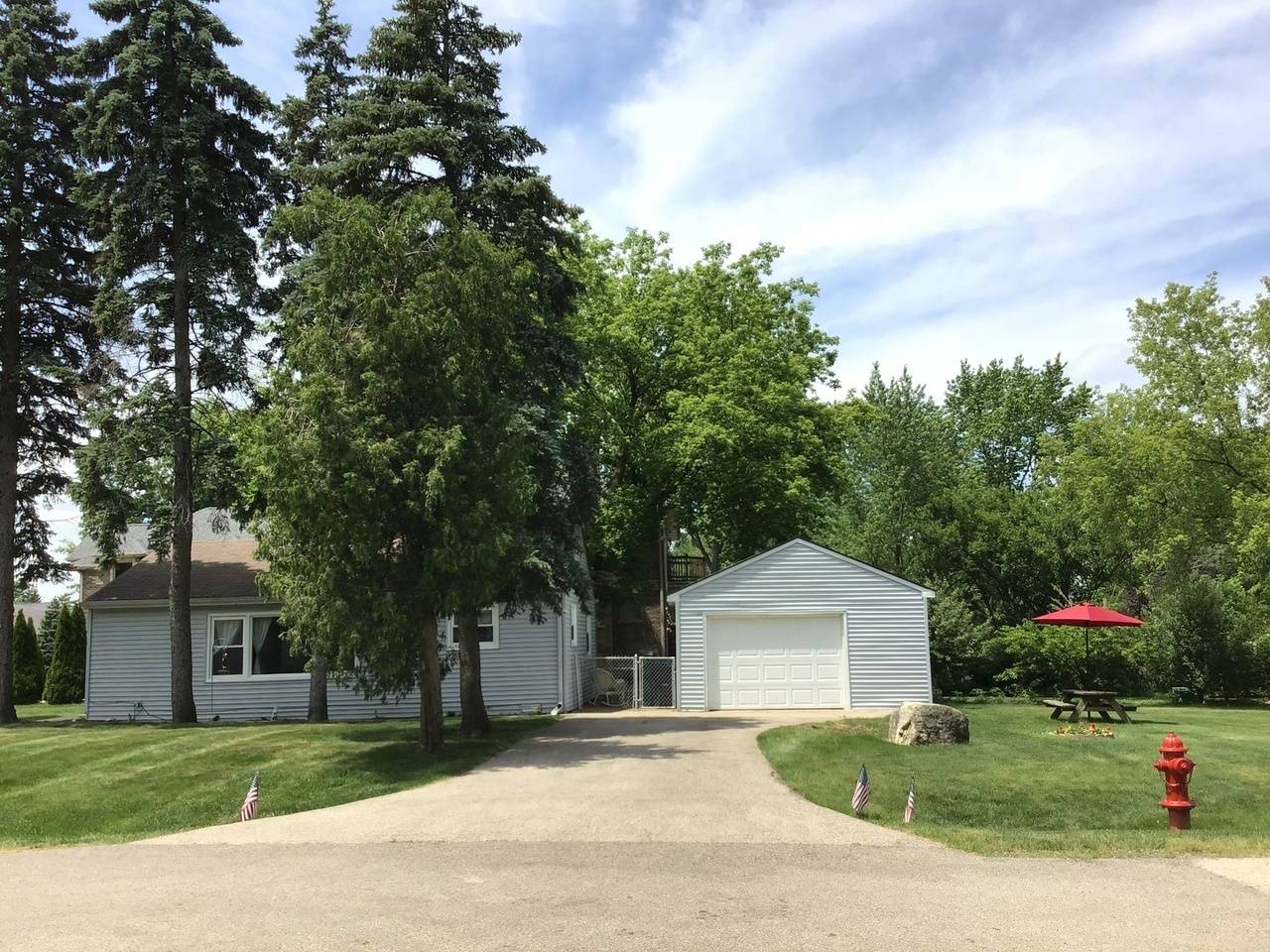 416 Grand AVE, Lake Zurich, IL 60047