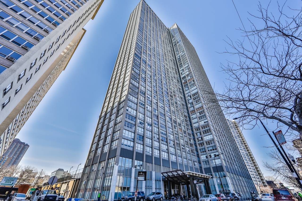 655 W Irving Park RD #3810, Chicago, IL 60613