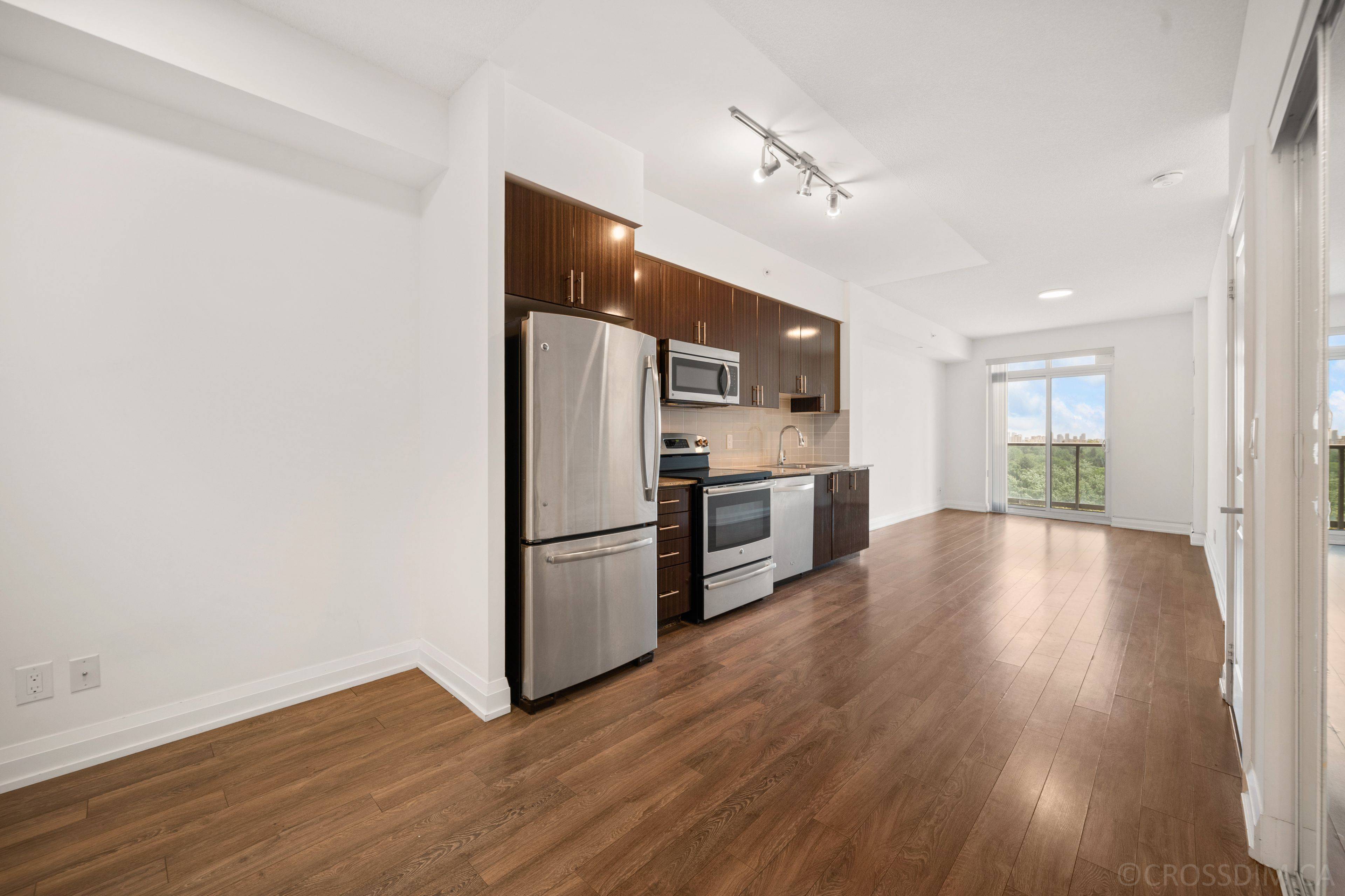 7161 Yonge ST #727, Markham, ON L3T 0C8