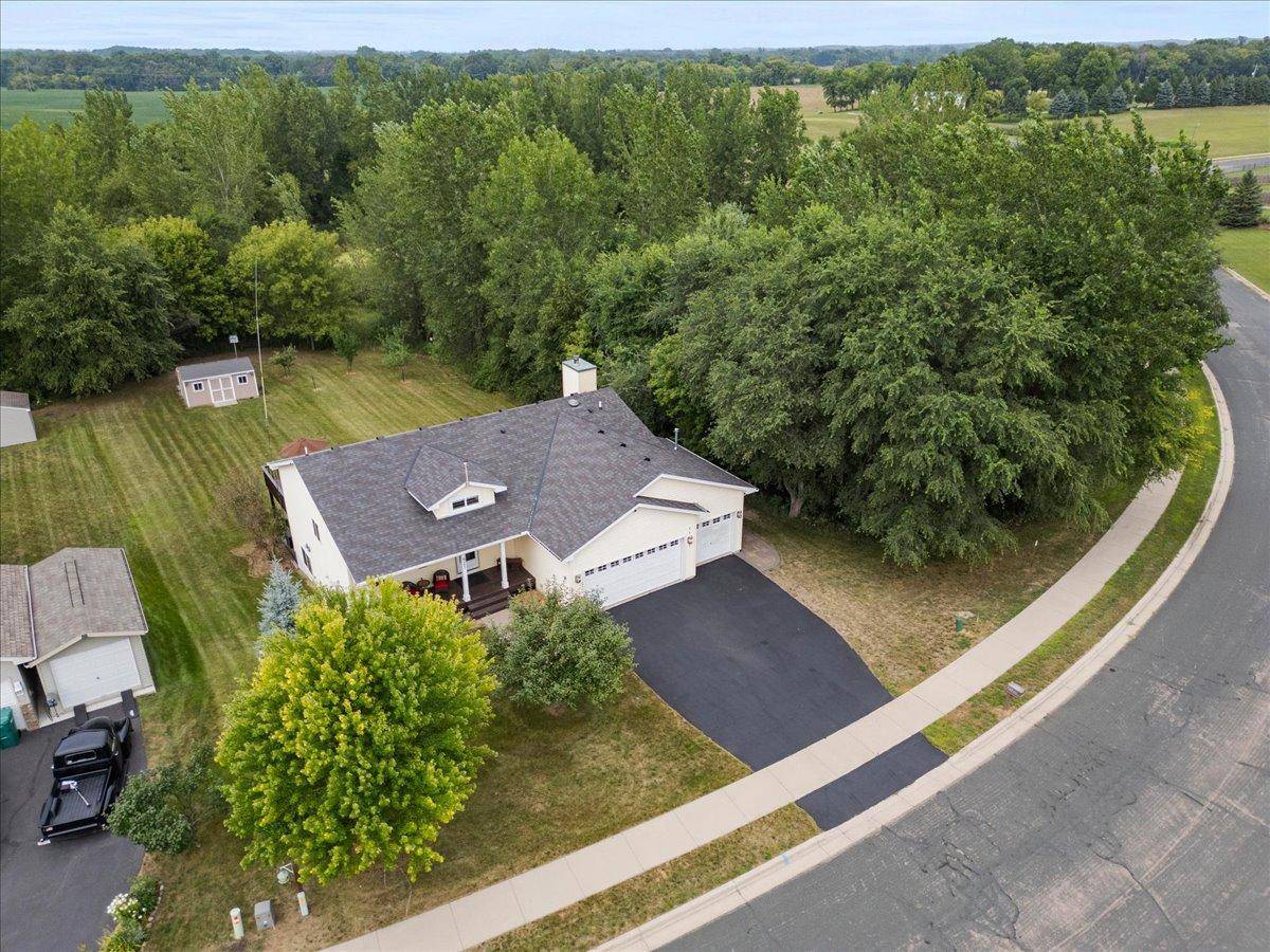 921 Aspen LN, Montrose, MN 55363