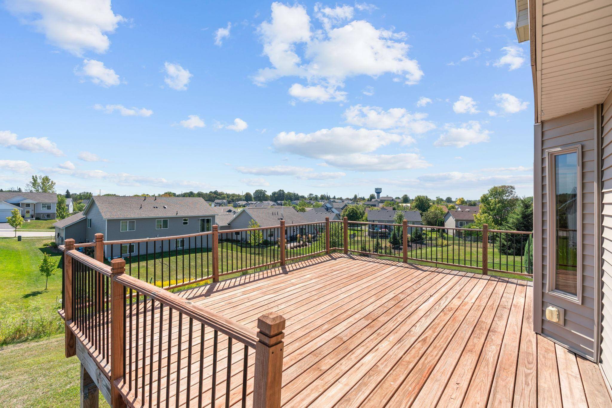 930 Aspen CIR, Watertown, MN 55388