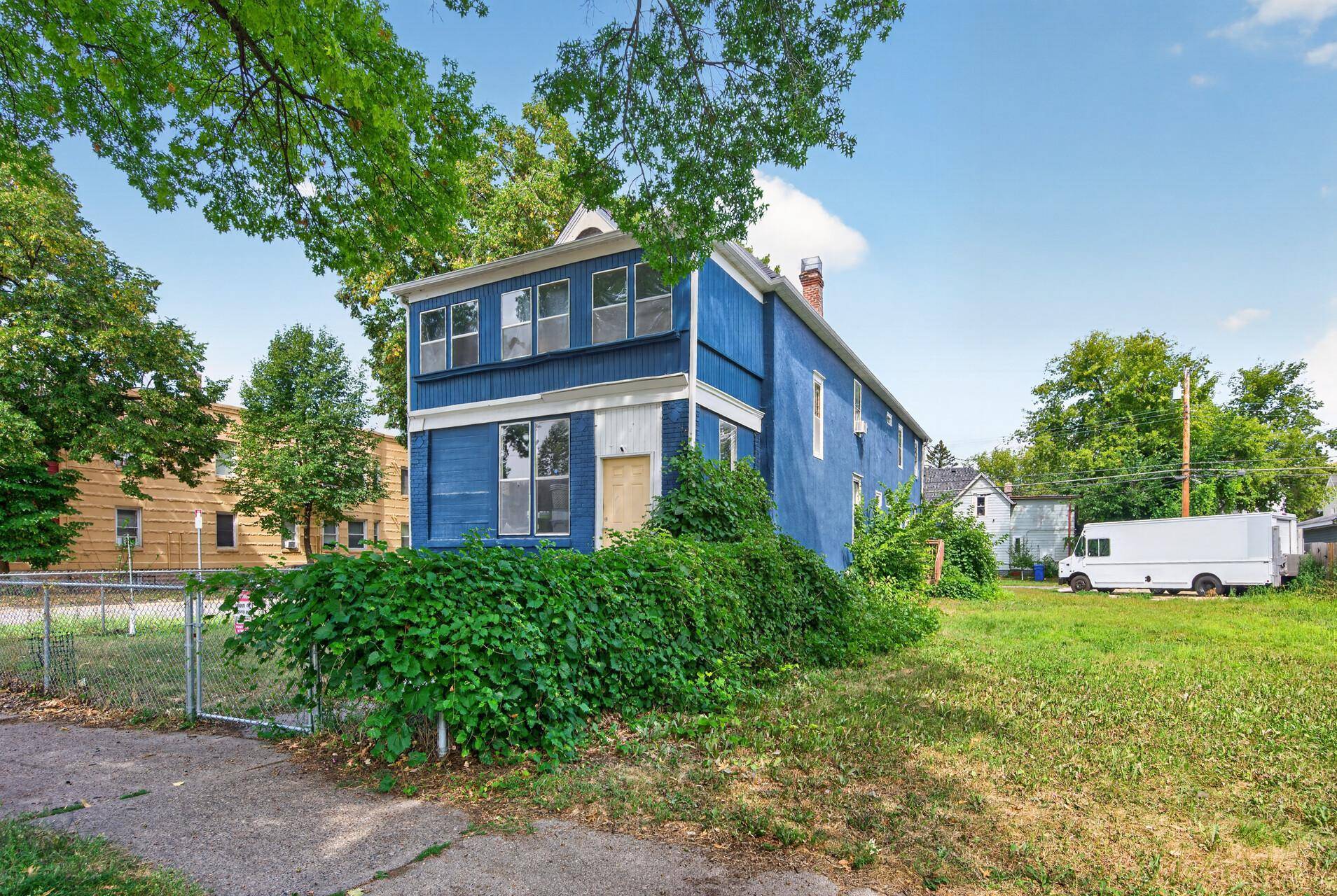 677 Sherburne AVE, Saint Paul, MN 55104
