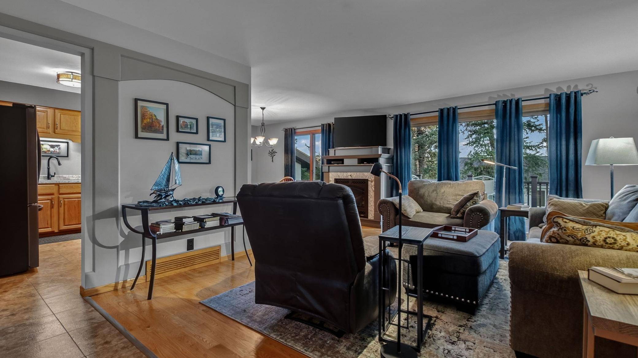 1107 Knollwood TRL, Altoona, WI 54720